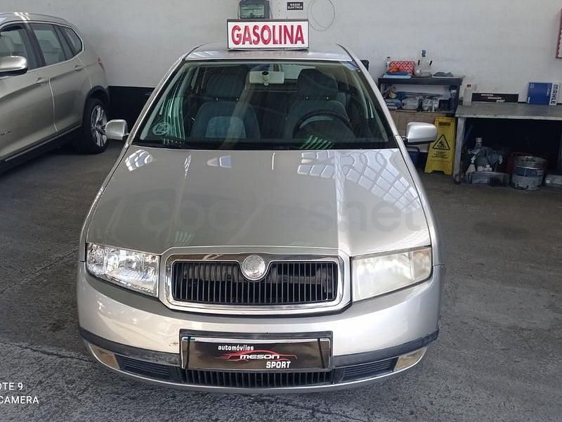 Usado Skoda Fabia Classic 68 CV (50 kW) 2001 Gris / plata Berlina