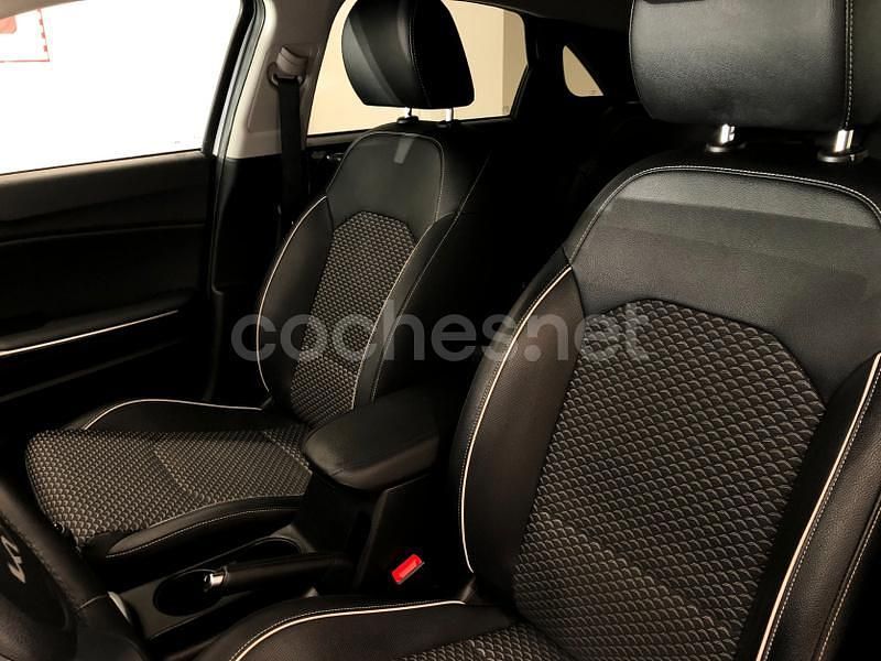 Usado Kia Ceed 100 CV (73 kW) 2021 Blanco Utilitario