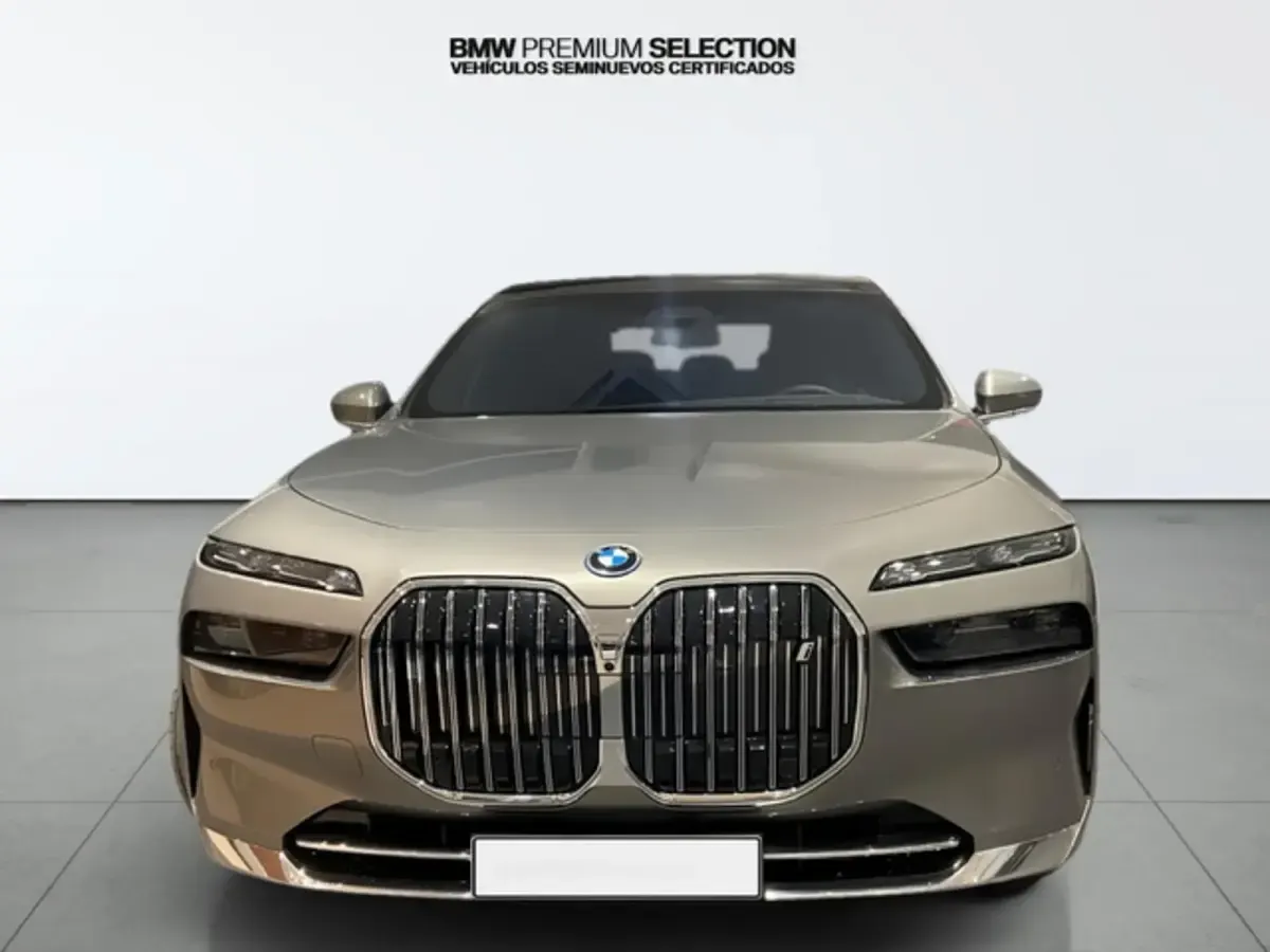 Usado BMW i7 Comfort Edition 400 kW (544 CV) 2024 Beige Berlina