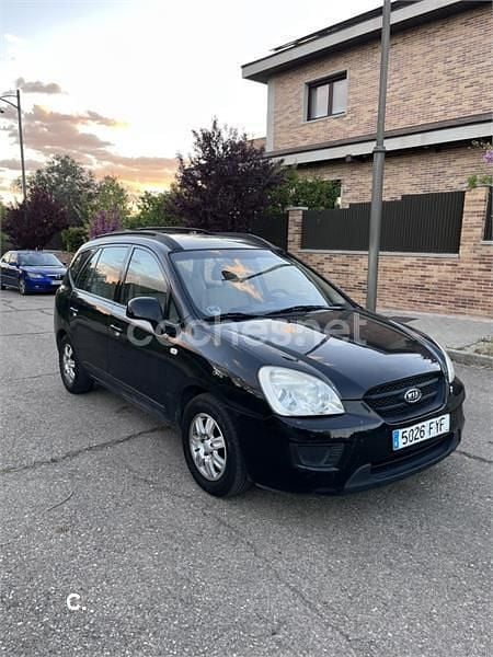 Usado Kia Carens 115 CV (84 kW) 2008 Negro Monovolumen