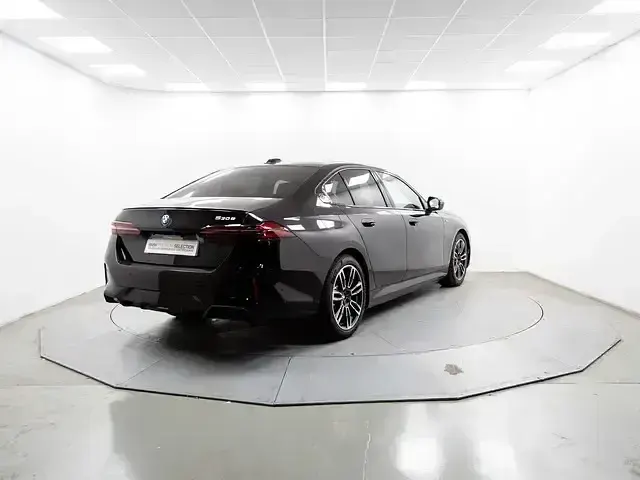 Usado BMW 530e Comfort Edition 299 CV (219 kW) 2025 Negro Berlina