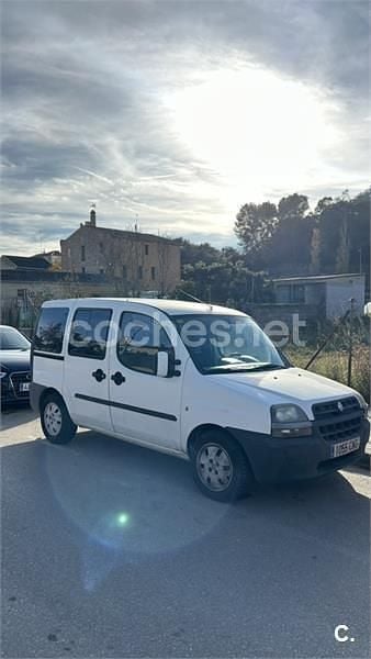 Usado Fiat Doblò 105 CV (77 kW) 2009 Blanco Monovolumen
