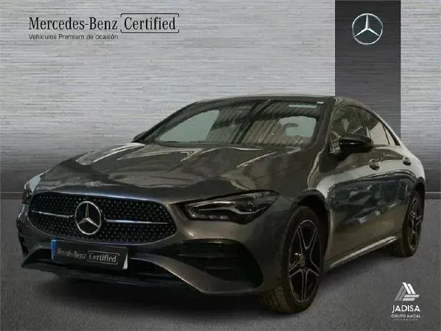Usado Mercedes CLA250e AMG line 218 CV (160 kW) 2025 Gris / plata Coupe