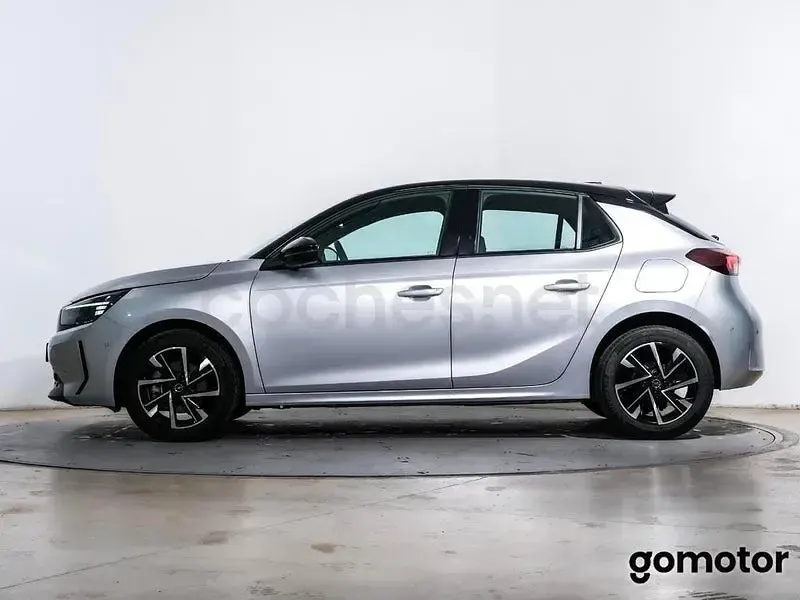 Usado Opel Corsa 100 CV (73 kW) 2025 Gris / plata Utilitario