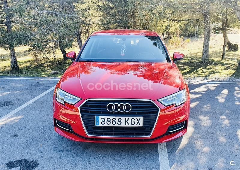 Usado Audi A3 Sport 116 CV (85 kW) 2018 Rojo Berlina