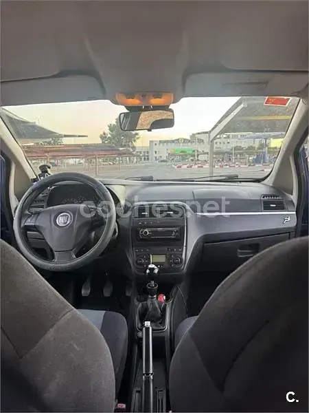 Usado Fiat Grande Punto Active 90 CV (66 kW) 2008 Azul Utilitario