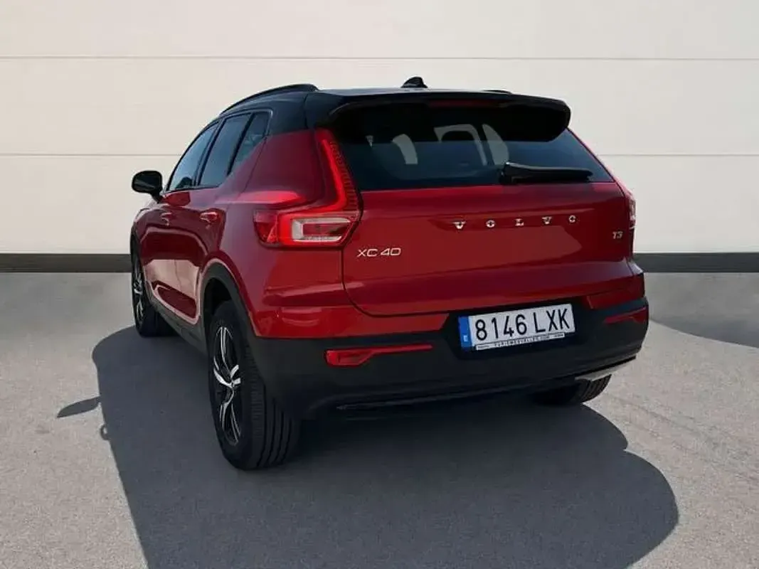 Usado Volvo XC40 R-Design 163 CV (119 kW) 2022 Rojo SUV