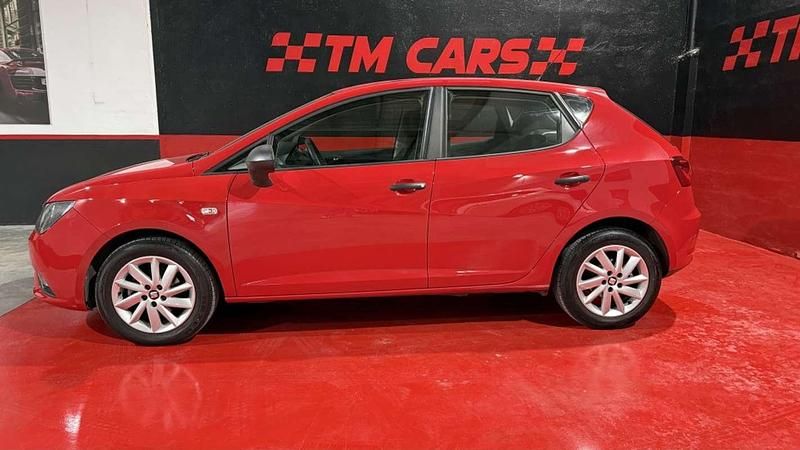 Usado Seat Ibiza Style 90 CV (66 kW) 2017 Rojo Utilitario