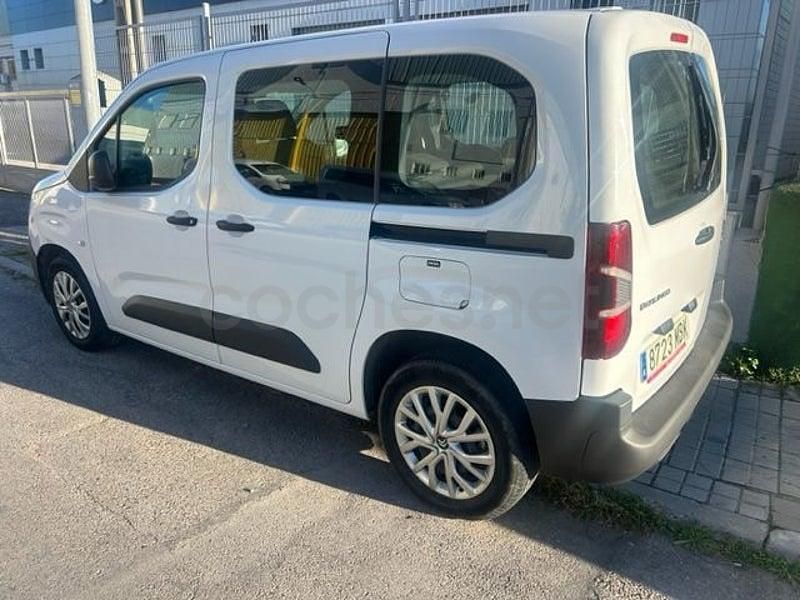 Usado Citroën Berlingo Feel 102 CV (75 kW) 2022 Blanco Monovolumen