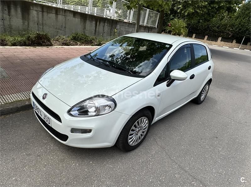 Usado Fiat Punto Pop 75 CV (55 kW) 2014 Blanco Utilitario
