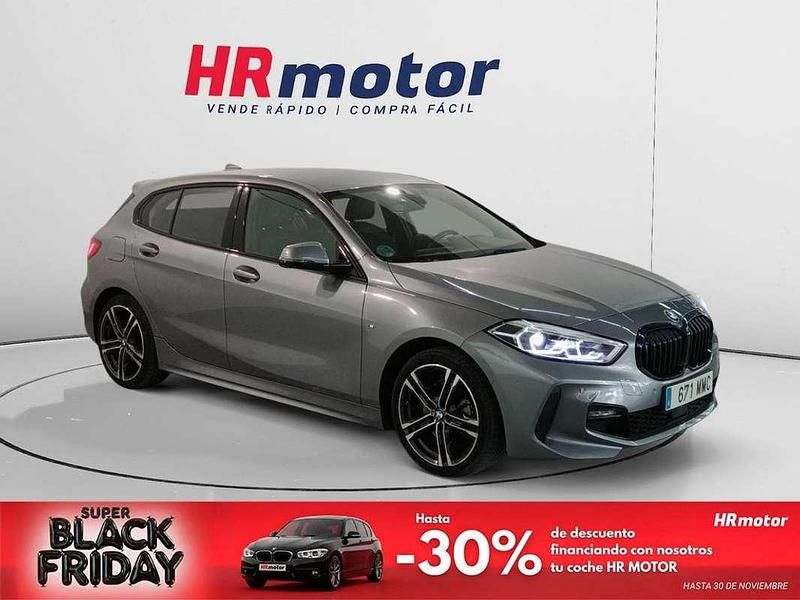 Gris Usado 2023 BMW 118 M Sport Utilitario | 23.890 € (Precio justo) - Imagen 1/4