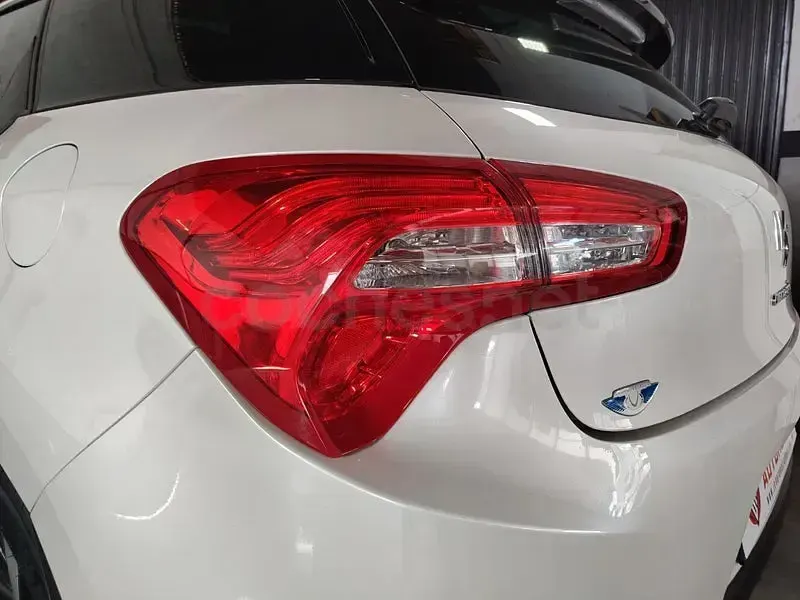 Usado Citroën DS5 Style 163 CV (119 kW) 2014 Blanco Utilitario