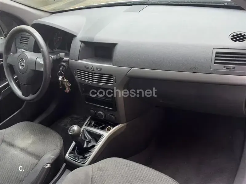 Usado Opel Astra Enjoy 90 CV (66 kW) 2006 Gris / plata Berlina