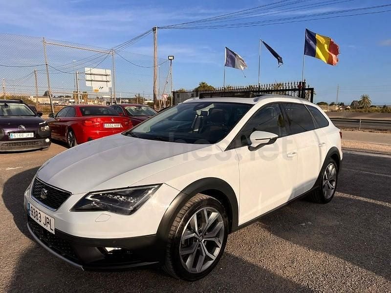 Usado Seat Leon 4Drive 184 CV (135 kW) 2016 Blanco Familiar