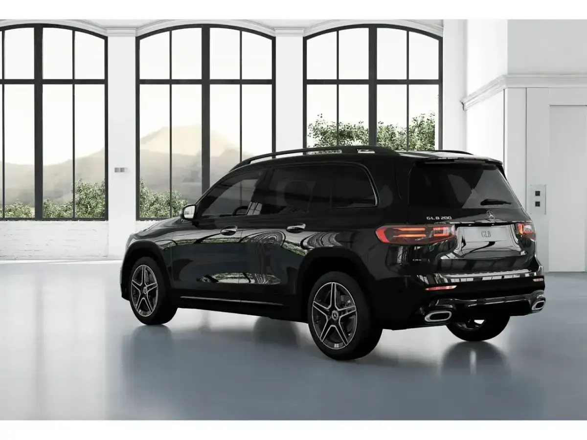 Uusi Mercedes GLB200 163 HP (119 kW) 2025 Musta Katumaasturi