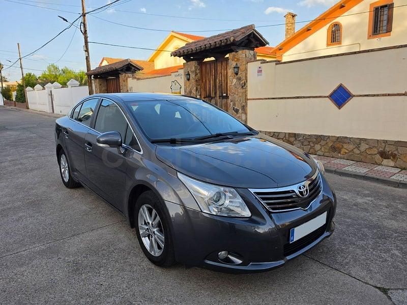 Usado Toyota Avensis Business Edition 126 CV (92 kW) 2011 Negro Berlina
