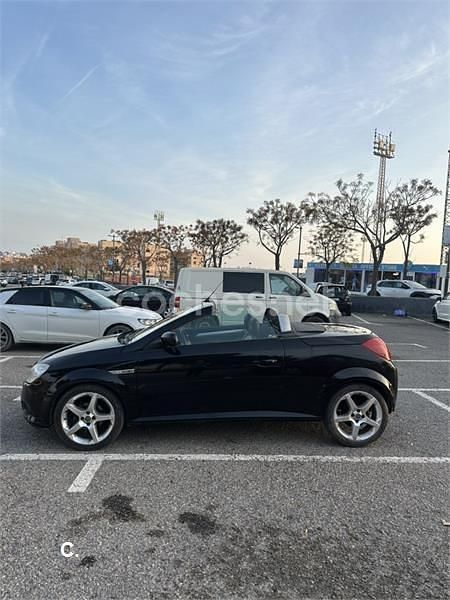 Usado Opel Tigra Sport 125 CV (91 kW) 2004 Negro Descapotable