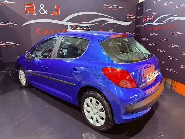 Usado Peugeot 207 90 CV (66 kW) 2007 Azul Berlina
