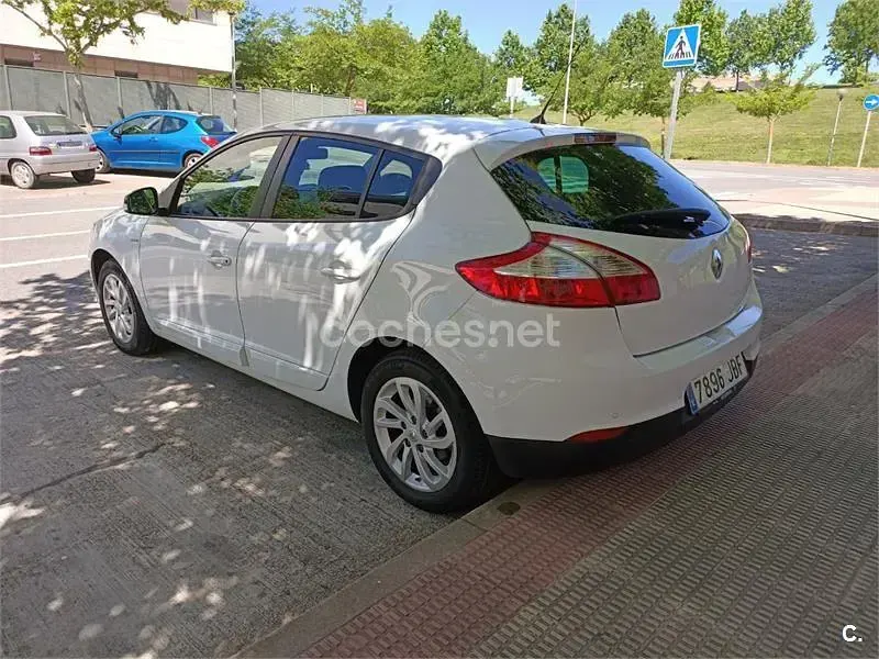 Usado Renault Mégane LIMITED 110 CV (80 kW) 2014 Blanco Berlina