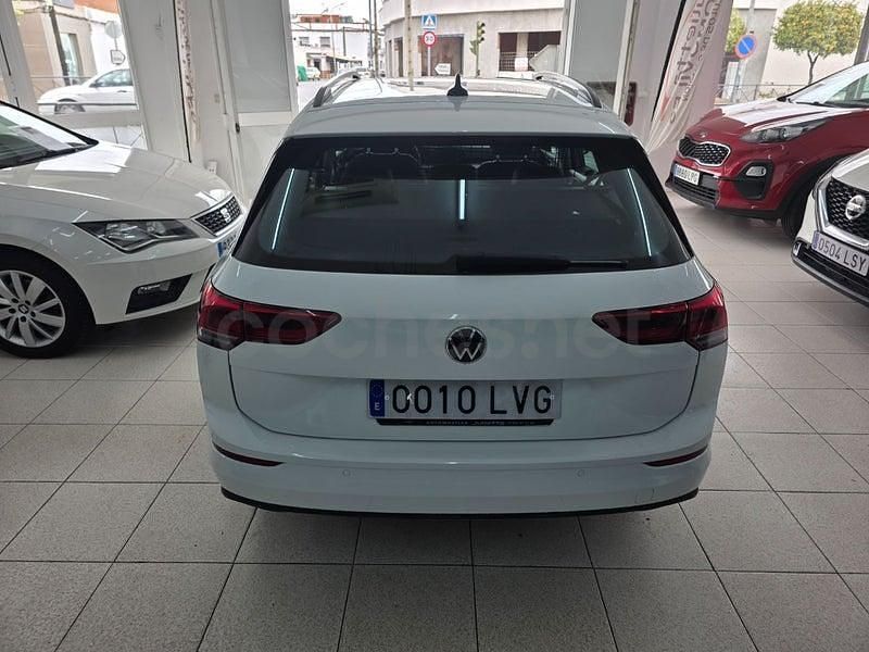 Usado VW Golf VIII 115 CV (84 kW) 2021 Blanco Familiar