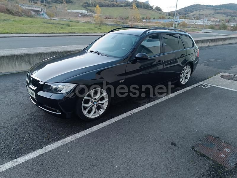 Negro Usado 2007 BMW 320 Familiar | 4990 € (Buen precio) - Imagen 1/4