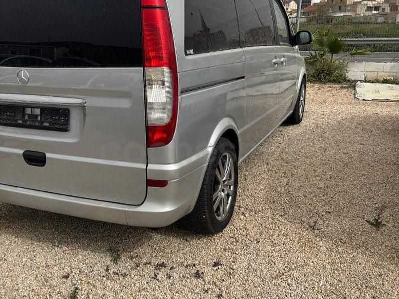 Usado Mercedes Viano 116 CV (85 kW) 2007 Gris / plata Monovolumen