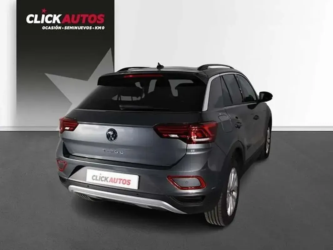 Usado VW T-Roc Life 110 CV (80 kW) 2023 Gris SUV