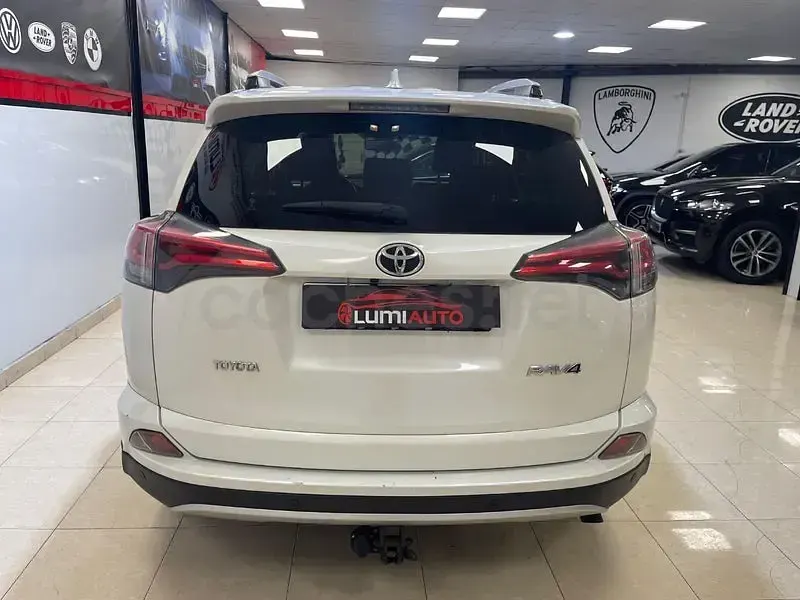 Usado Toyota RAV4 Advance 150 CV (110 kW) 2016 Blanco SUV