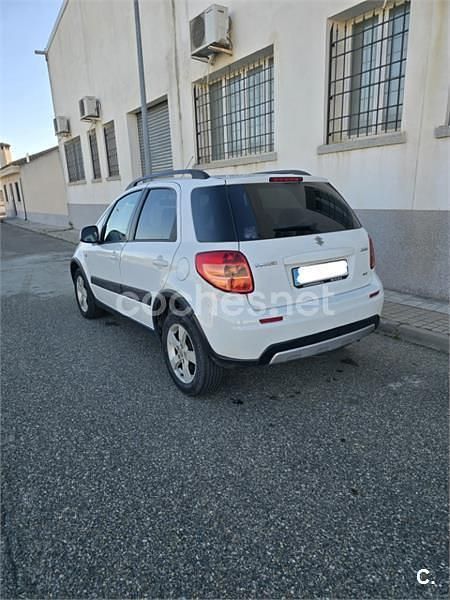Blanco Usado 2013 Suzuki SX4 GL SUV | 6500 € (Buen precio) - Imagen 1/4