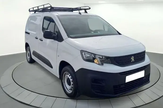 Usado Peugeot Partner S 101 CV (74 kW) 2020 Blanco Monovolumen