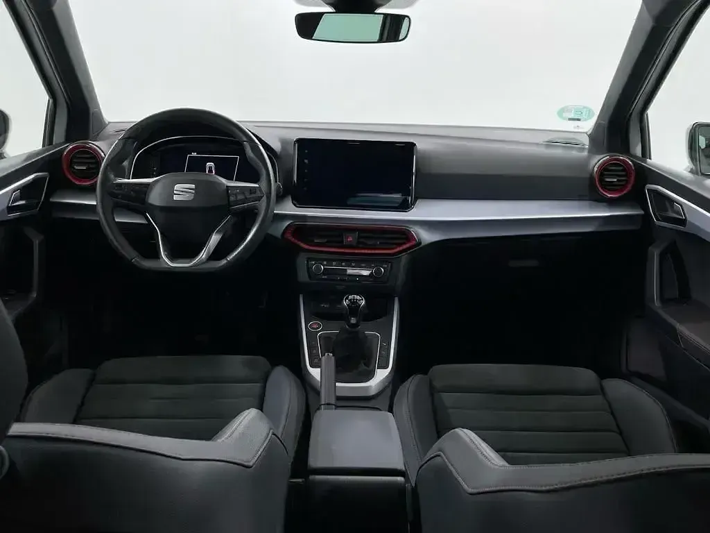 Usado Seat Arona FR 115 CV (84 kW) 2024 Blanco SUV