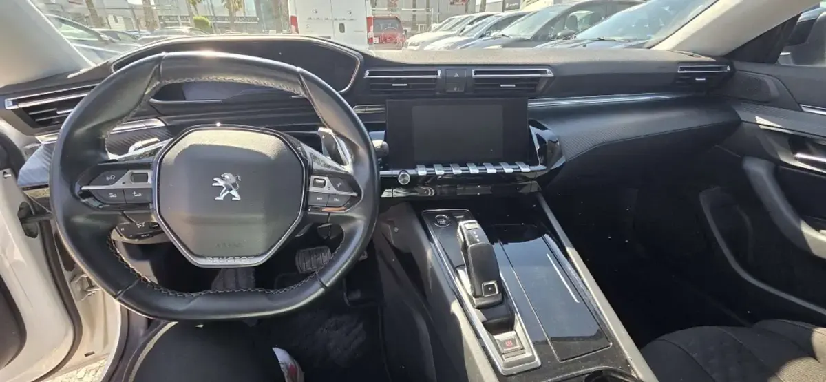 Usado Peugeot 508 Active 131 CV (96 kW) 2022 Blanco Berlina
