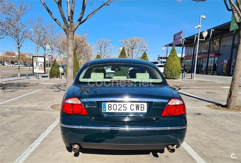 Usado Jaguar S-Type Executive 200 CV (147 kW) 2004 Verde Berlina