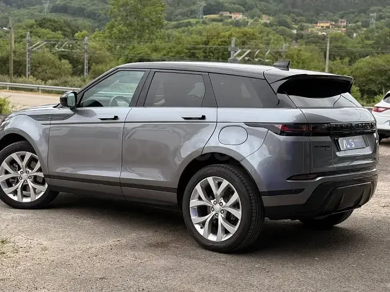 Usado Land Rover Range Rover evoque SE 309 CV (227 kW) 2022 Gris / plata SUV