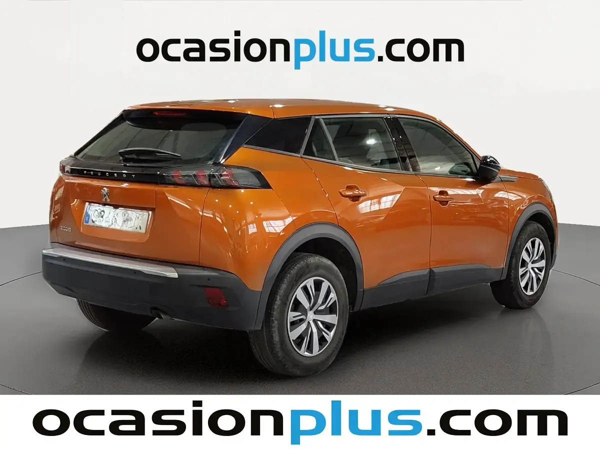 Usado Peugeot 2008 Active 101 CV (74 kW) 2023 Naranja SUV