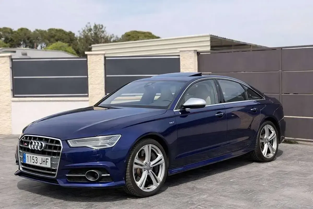 Usado Audi S6 450 CV (330 kW) 2015 Azul Berlina