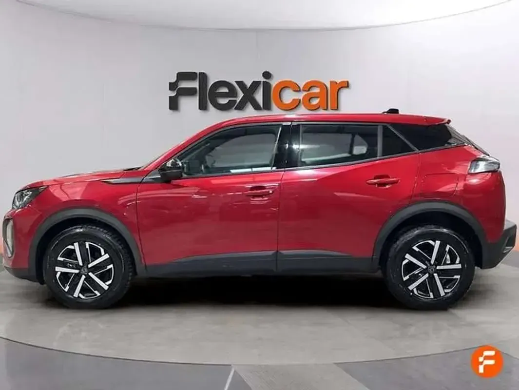 Usado Peugeot 2008 Active 101 CV (74 kW) 2023 Rojo SUV