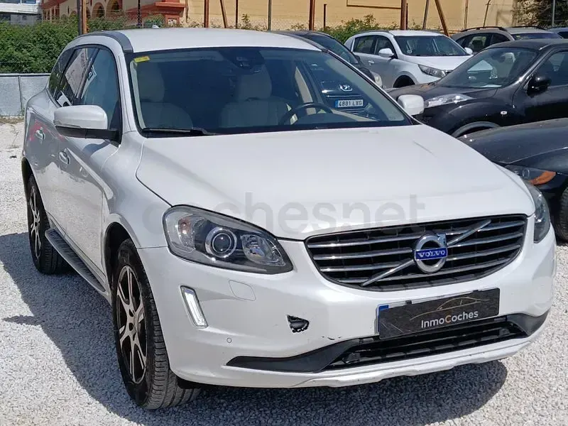 Usado Volvo XC60 Momentum 181 CV (133 kW) 2015 Blanco SUV