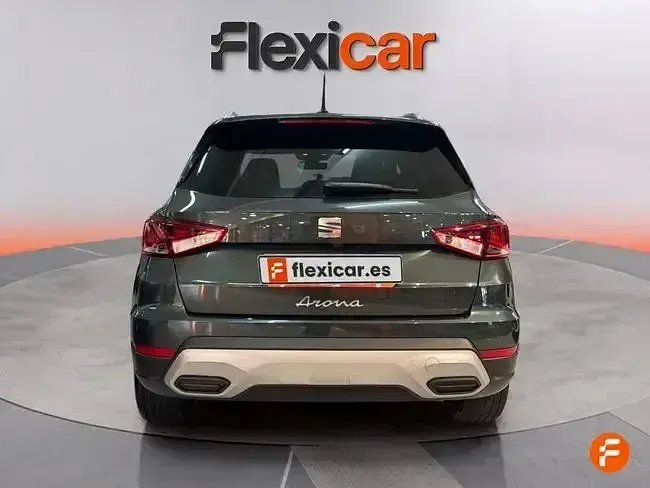 Usado Seat Arona FR 110 CV (80 kW) 2022 Negro SUV