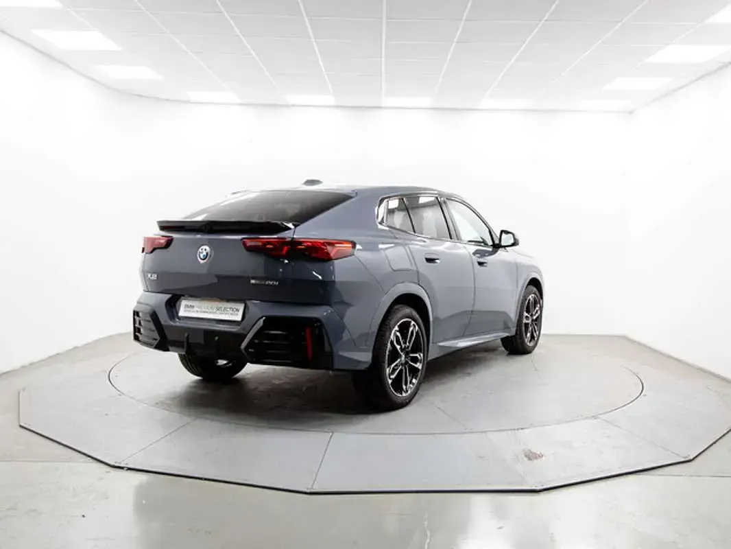 Usado BMW X2 170 CV (125 kW) 2026 Gris SUV