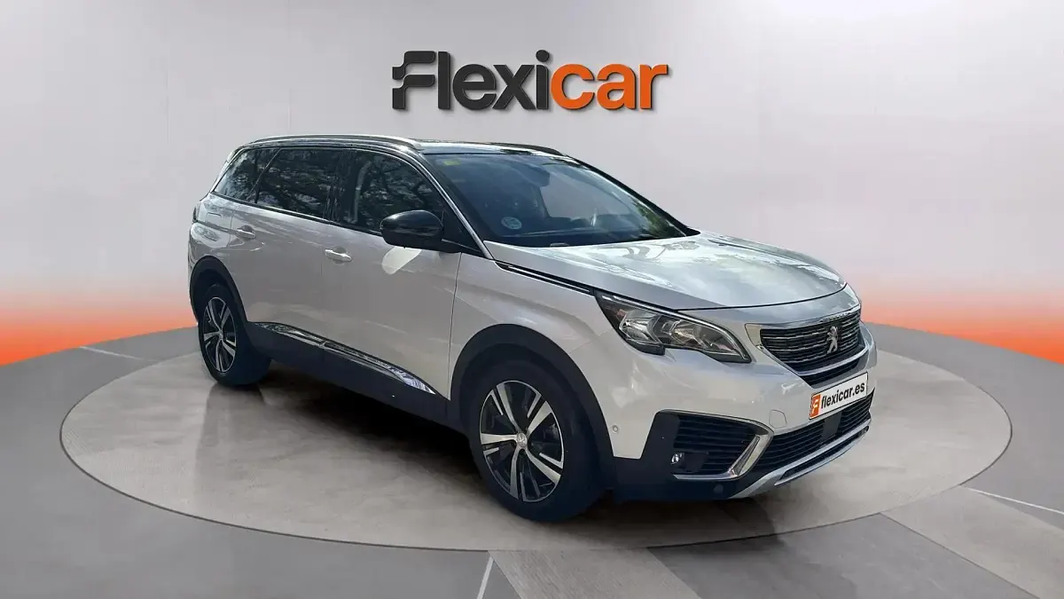 Usado Peugeot 5008 Allure 131 HP (96 kW) 2018 SUV