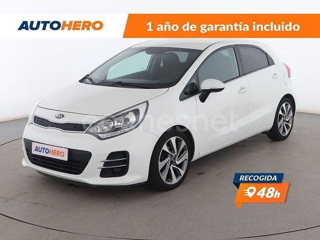 Blanco Usado 2016 Kia Rio Berlina | 9999 € (Precio justo) - Imagen 1/3