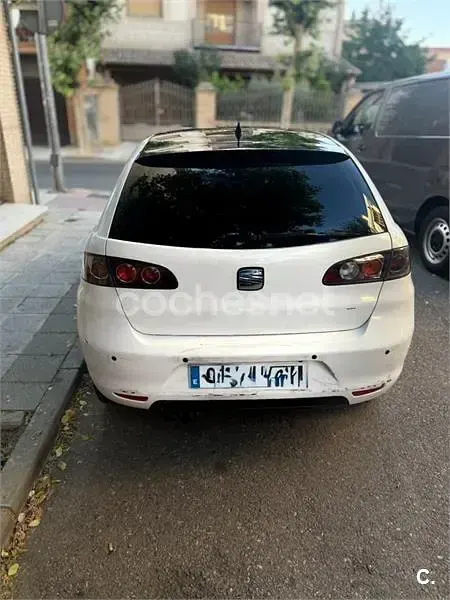 Usado Seat Ibiza 100 CV (73 kW) 2004 Blanco Utilitario