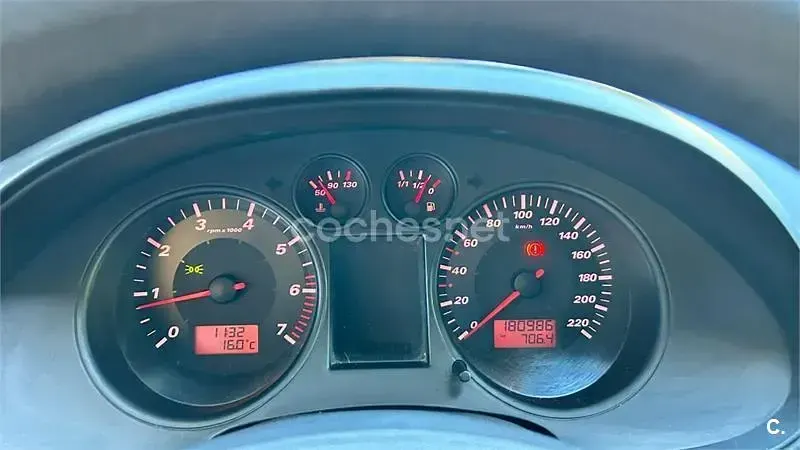 Usado Seat Ibiza Stella 75 CV (55 kW) 2003 Gris / plata Utilitario