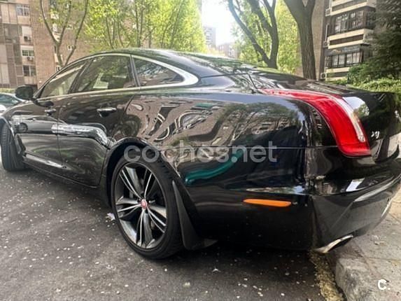 Usado Jaguar XJ 510 CV (375 kW) 2012 Negro Berlina