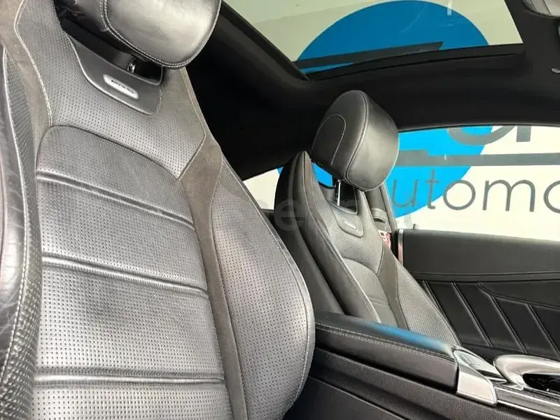 Usado Mercedes C63 AMG AMG 476 CV (350 kW) 2019 Gris / plata Coupe