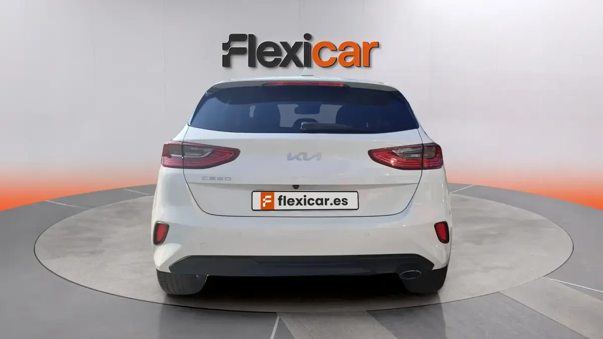 Usado Kia Ceed 100 CV (73 kW) 2022 Blanco Utilitario
