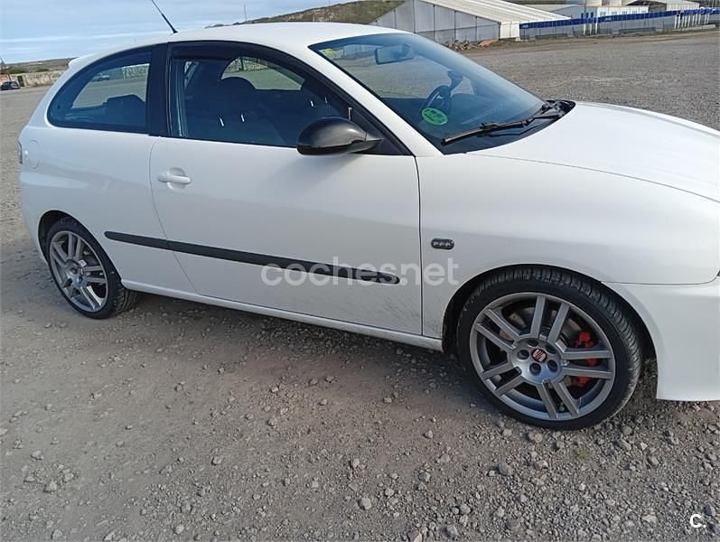 Usado Seat Ibiza CUPRA 180 CV (132 kW) 2008 Blanco Berlina