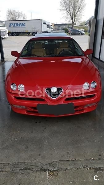 Usado Alfa Romeo GTV 150 CV (110 kW) 2003 Rojo Coupe