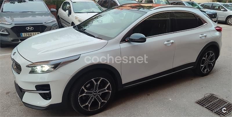 Usado Kia XCeed 136 CV (100 kW) 2021 Blanco SUV